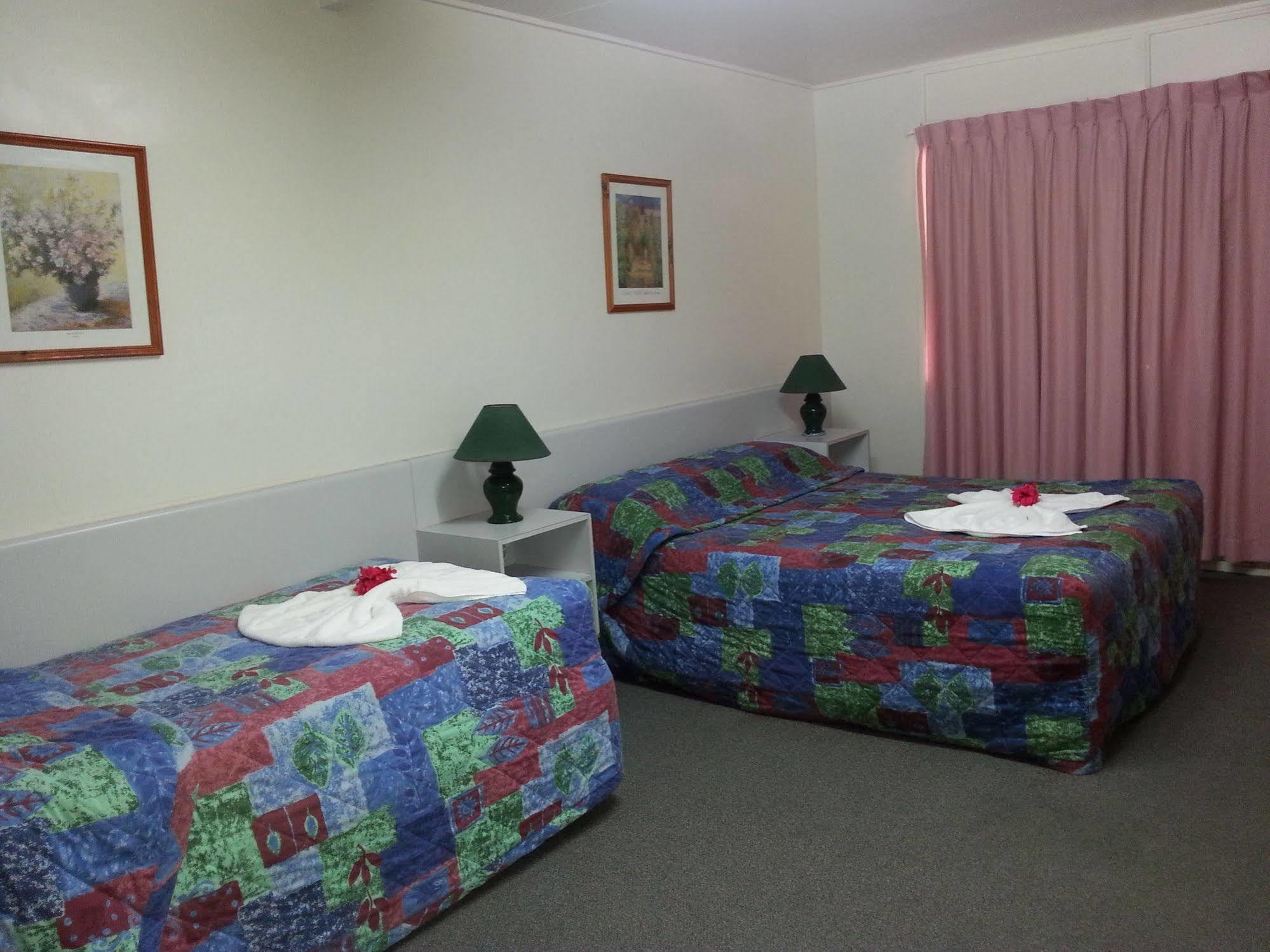 Golden Fountain Motel Rockhampton Exterior foto